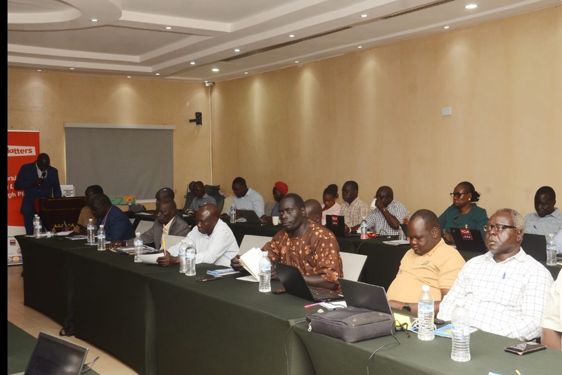 Paricipants attending the workshop 